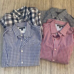 Lot of 4 Banana Republic non-iron dress shirts. Medium
